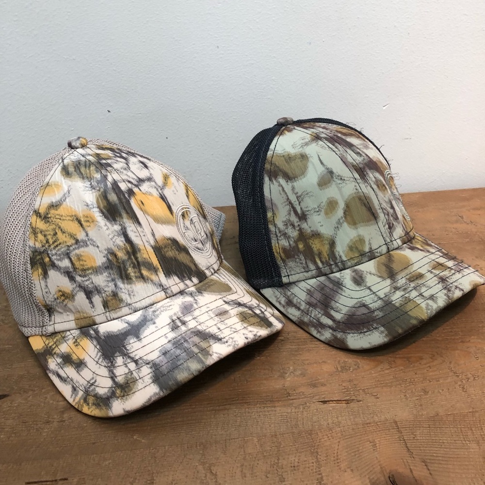 2 Pistil flower camo hats